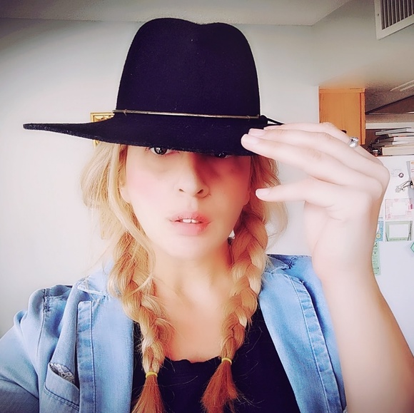 🦄 MEET ME 😍🐱 - Picture 1 of 1